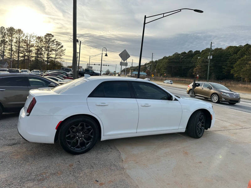 2019 Chrysler 300 S photo 23