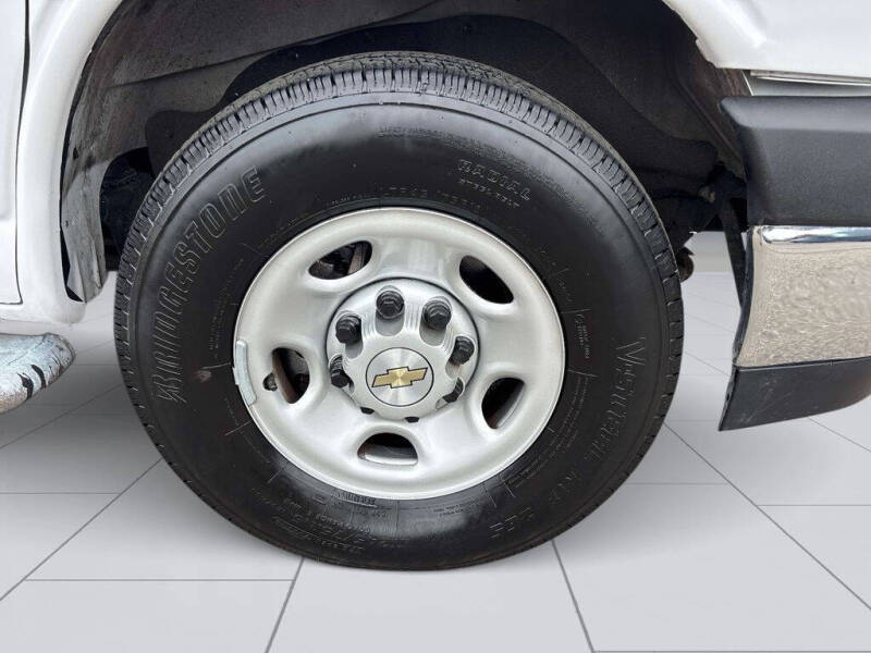 2024 Chevrolet Express 2500