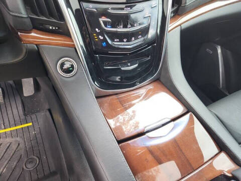 2017 Cadillac Escalade ESV Luxury