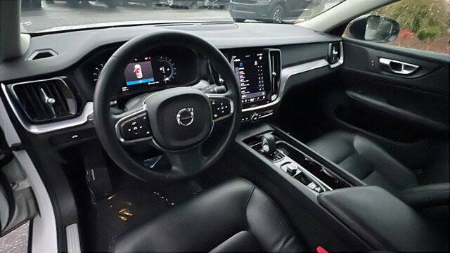 2024 Volvo S60 B5 Core Dark Theme