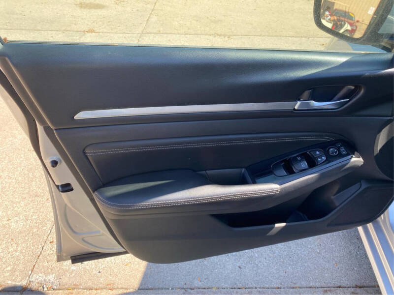 2020 Nissan Altima 2.5 SV