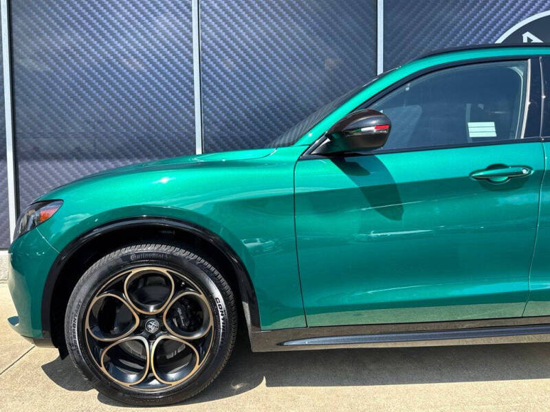 2025 Alfa Romeo Stelvio Intensa