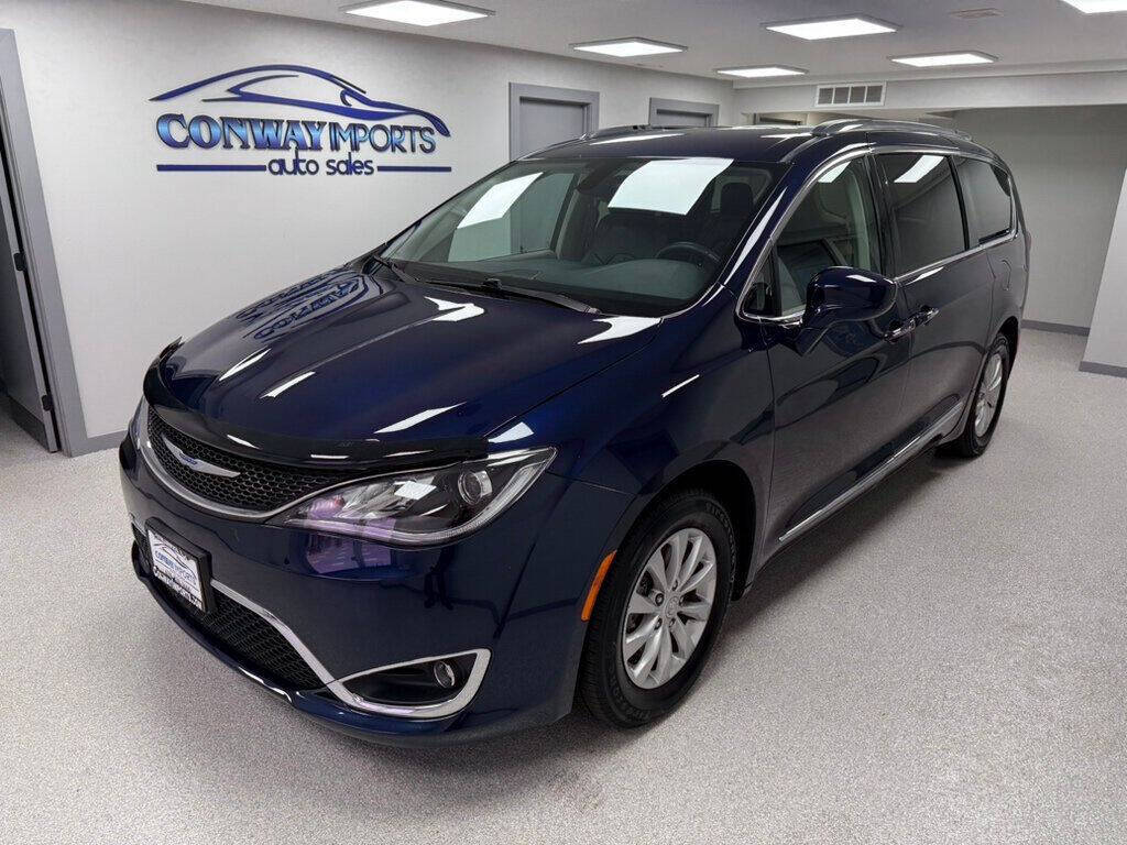 2018 Chrysler Pacifica for sale at Conway Imports in   Streamwood, IL