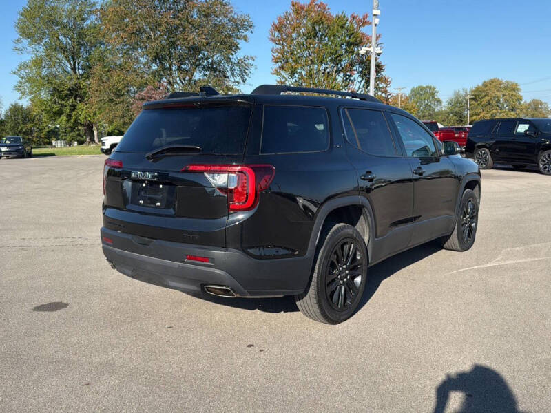 2023 GMC Acadia SLT