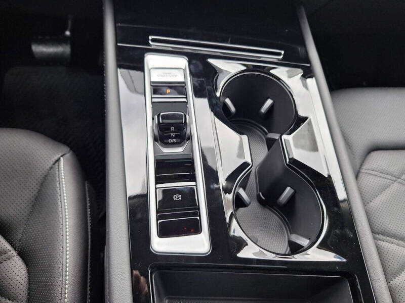 2025 Volkswagen Atlas SE