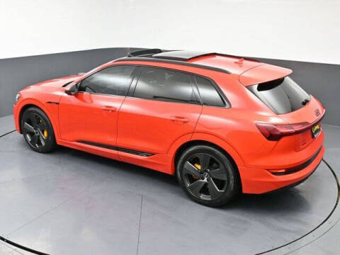 2022 Audi e-tron quattro Premium Plus