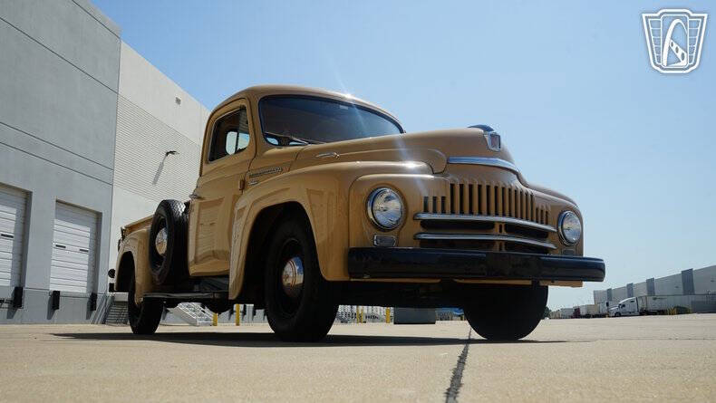 1951 International L 110