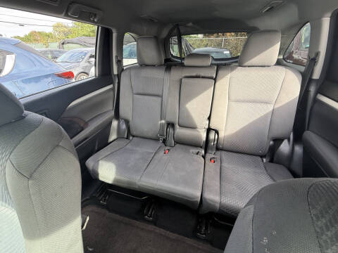 2015 Toyota Highlander LE