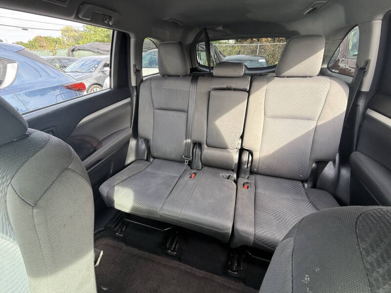 2015 Toyota Highlander LE