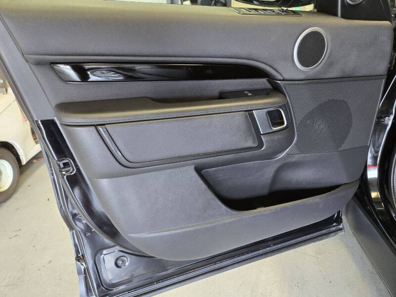 2020 Land Rover Discovery SE