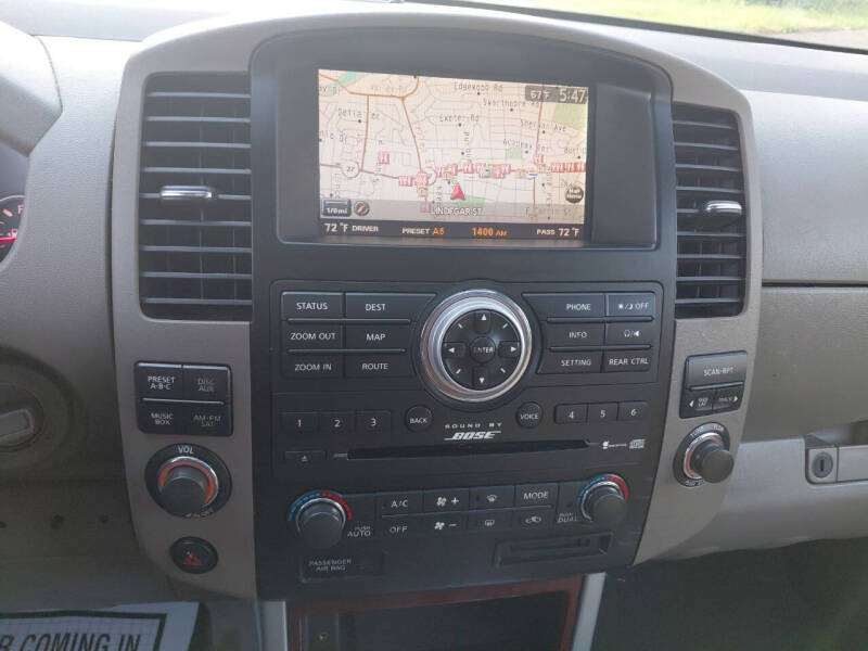 2012 Nissan Pathfinder LE