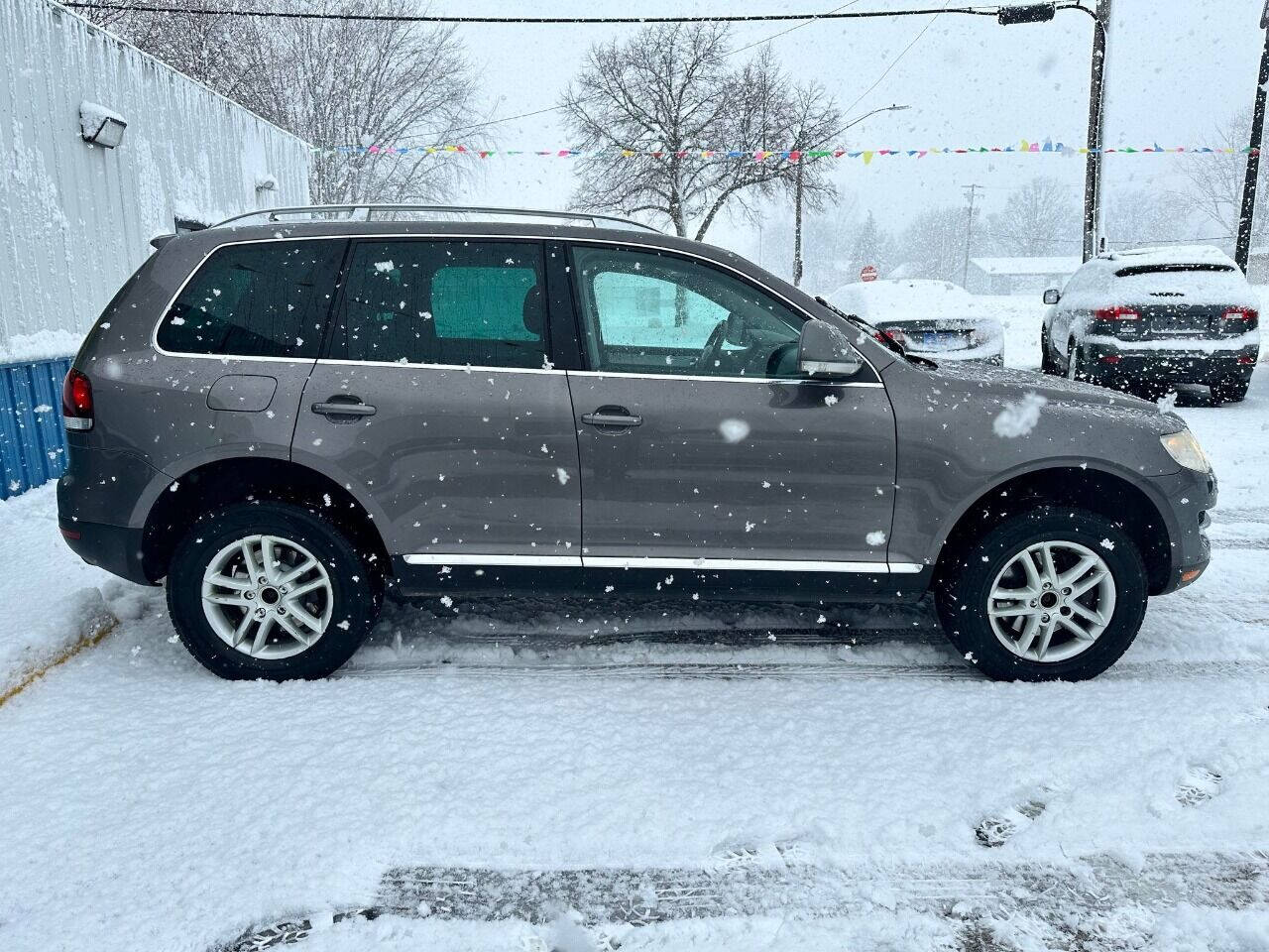 2008 Volkswagen Touareg 2 for sale at GREATNESS AUTO SALES in Green Bay, WI