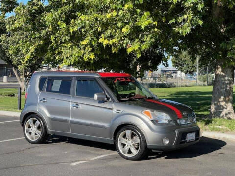 2011 Kia Soul +