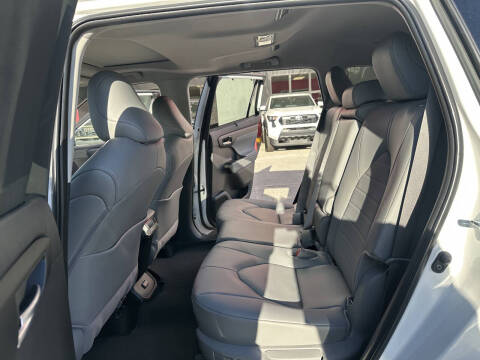 2025 Toyota Highlander XLE