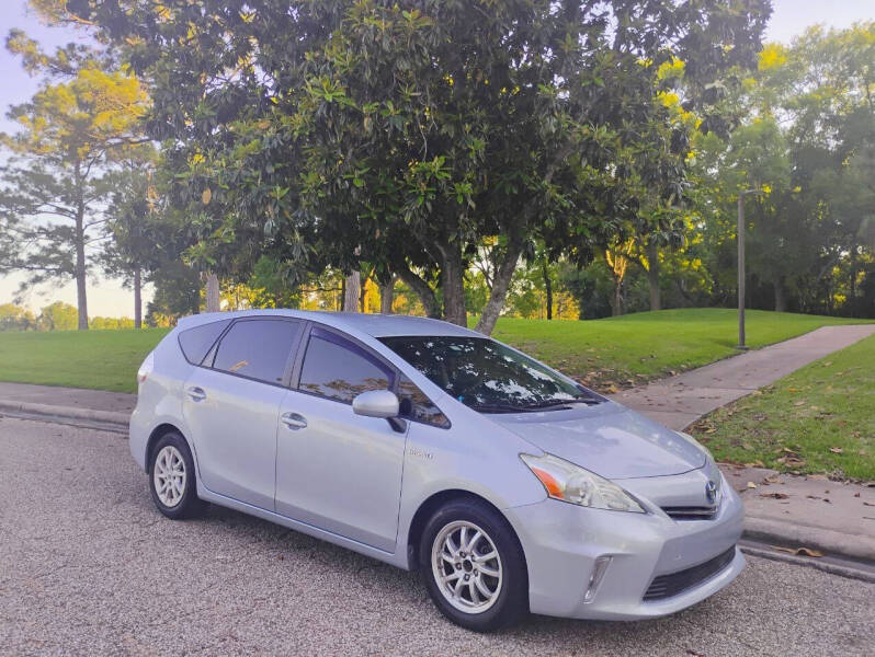 2014 Toyota Prius v Three