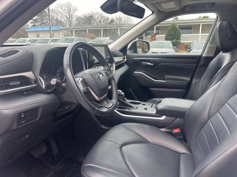 2022 Toyota Highlander XLE