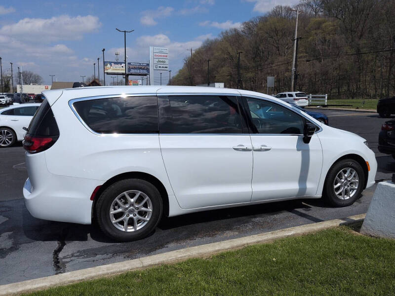 2024 Chrysler Pacifica Touring L