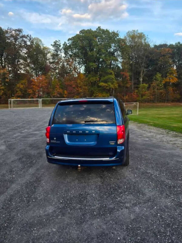 2011 Dodge Grand Caravan Crew