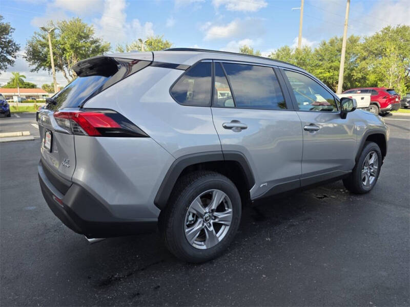 2025 Toyota RAV4 Hybrid LE