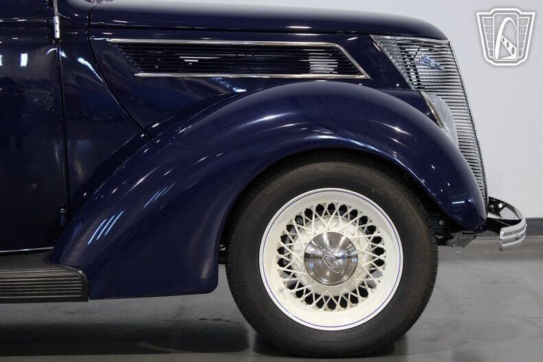 1937 Ford Phaeton
