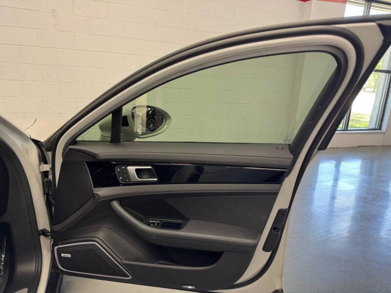 2022 Porsche Panamera 4S E-Hybrid