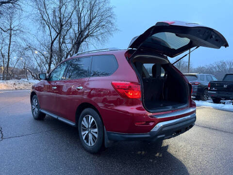 2017 Nissan Pathfinder SV