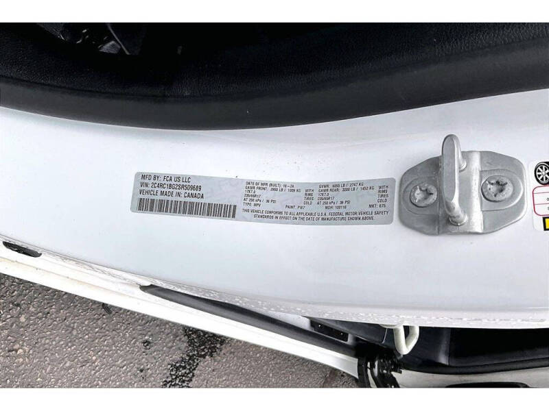 2025 Chrysler Pacifica Select