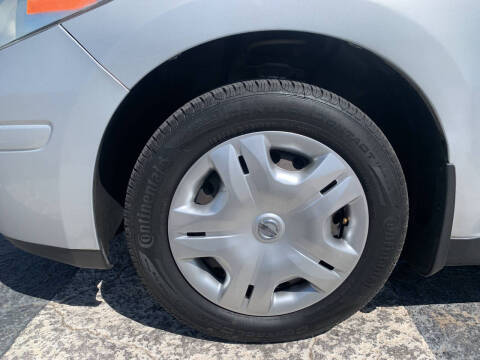 2012 Nissan Versa 1.8 S