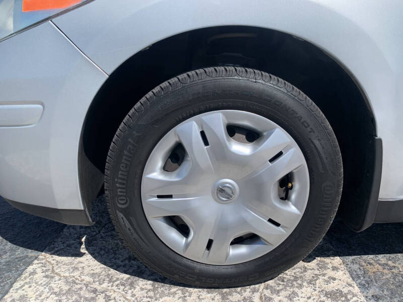 2012 Nissan Versa 1.8 S