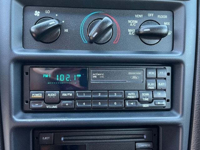 1996 Ford Mustang SVT Cobra 27