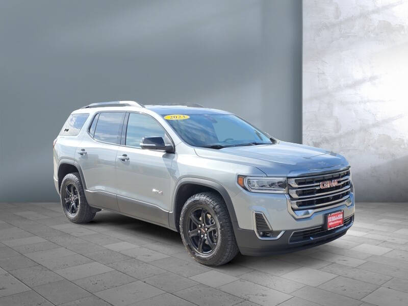 2023 GMC Acadia AT4