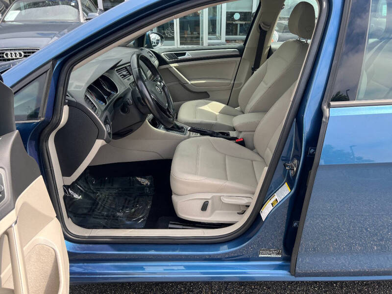 2015 Volkswagen Golf TSI SE