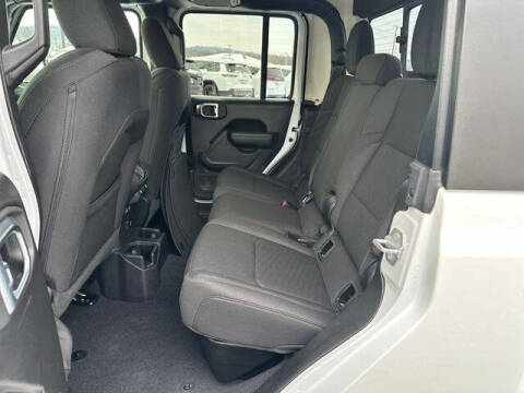 2022 Jeep Gladiator Altitude