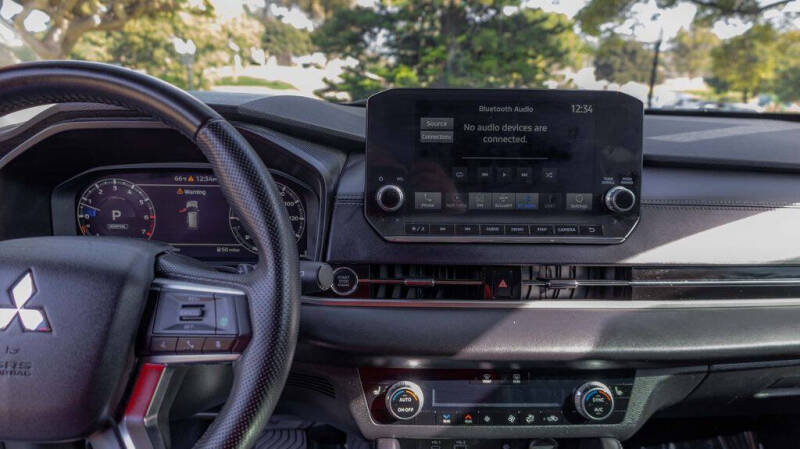 2024 Mitsubishi Outlander SEL