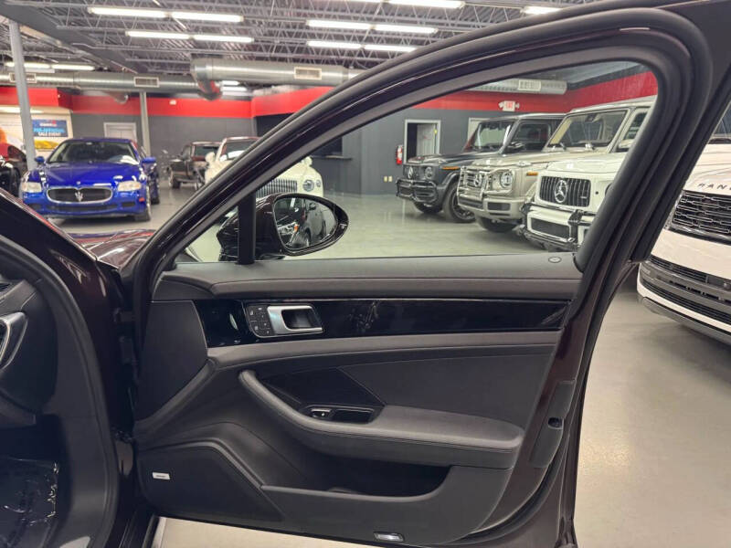 2022 Porsche Panamera