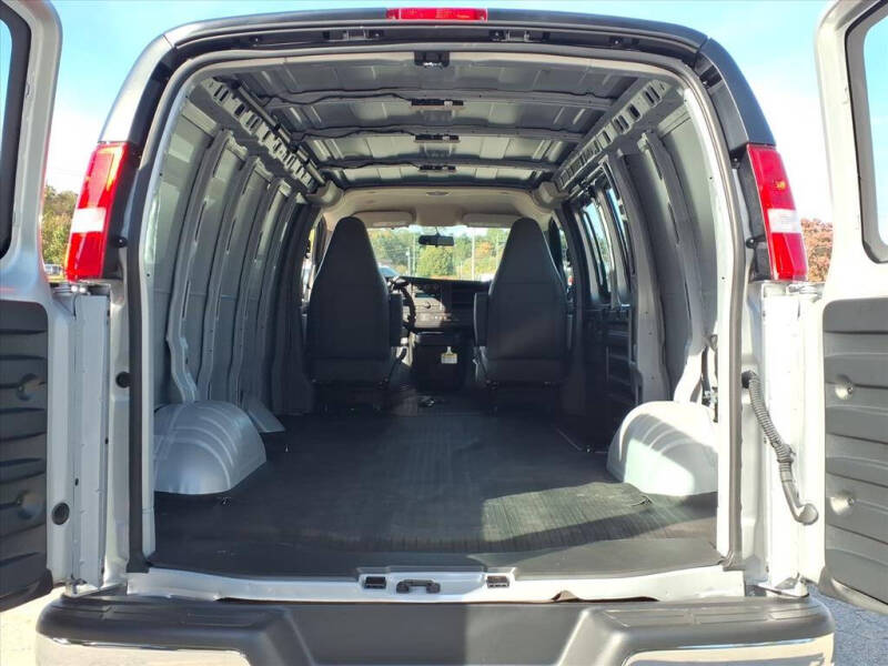 2025 Chevrolet Express 2500