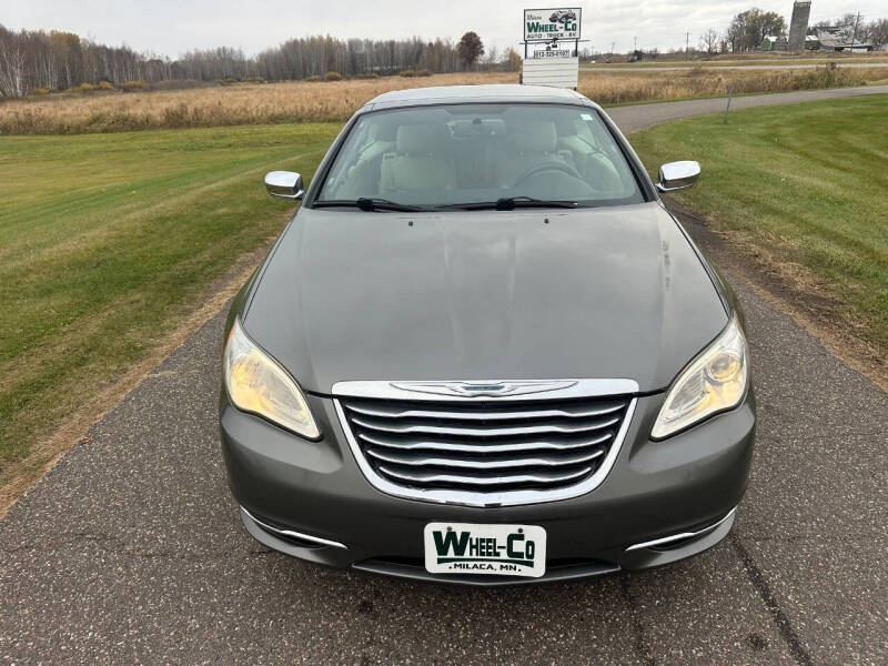 2011 Chrysler 200 Limited