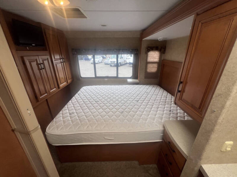 2013 Forest River SUNSEEKER 3050S