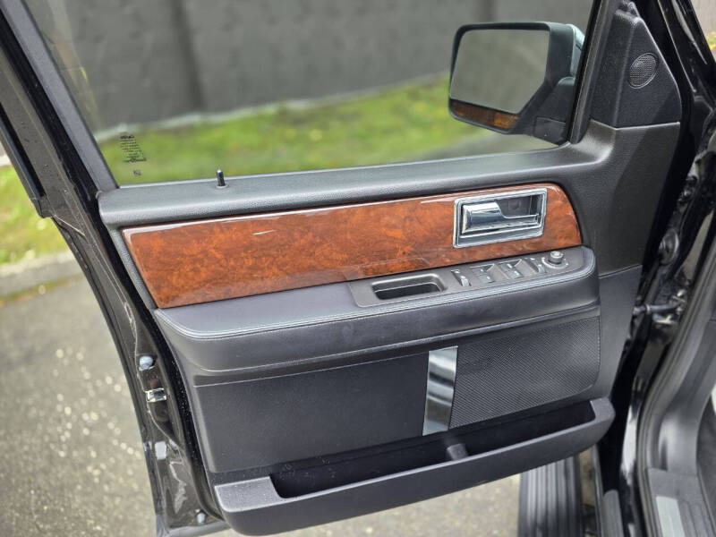 2016 Lincoln Navigator Select