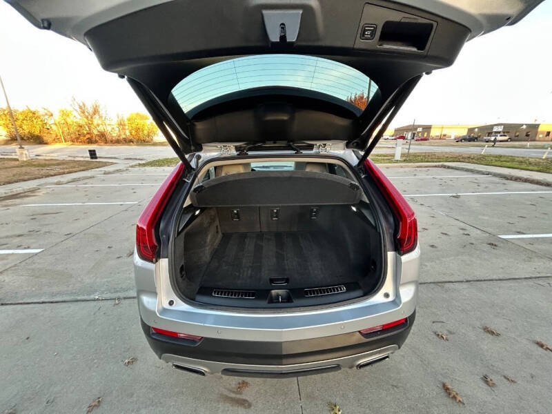 2020 Cadillac XT4 Premium Luxury