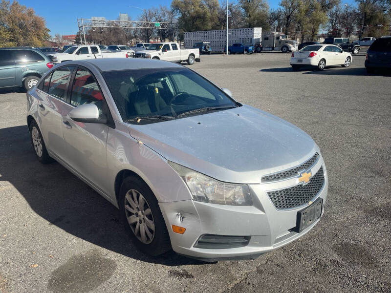 2011 Chevrolet Cruze 1LT photo 2