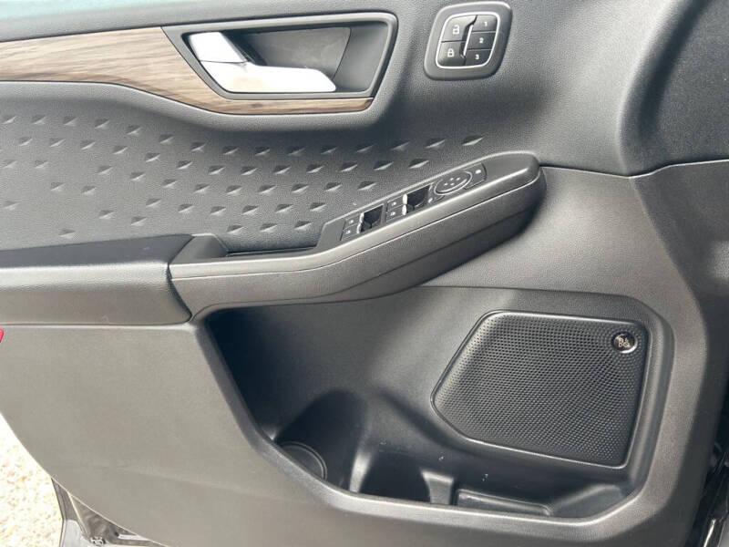 2020 Ford Escape Hybrid Titanium