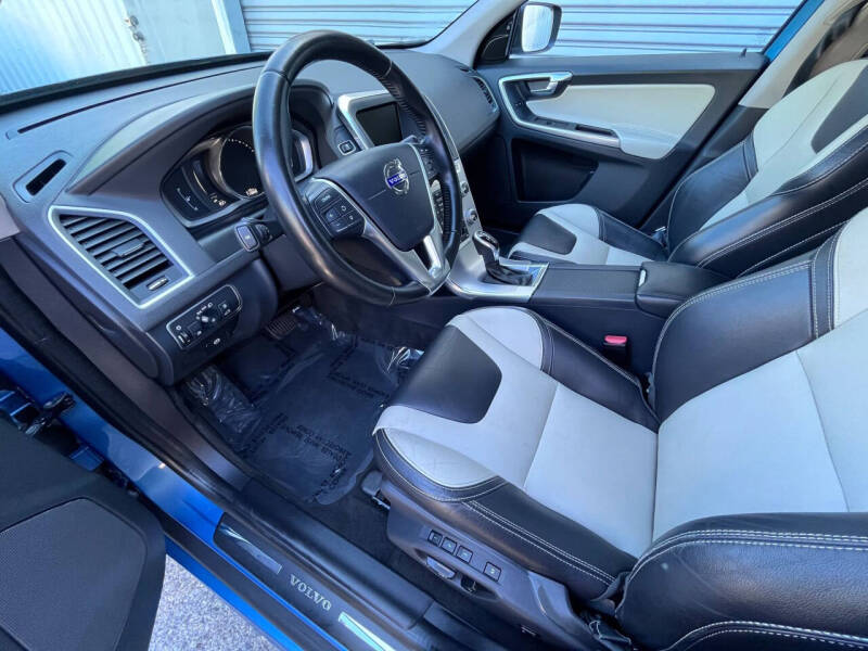 2017 Volvo XC60 T5 Dynamic