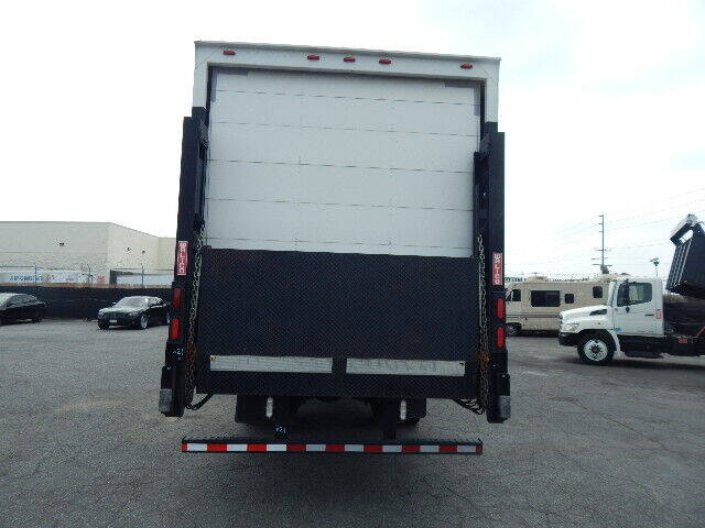 2016 Freightliner M2 106