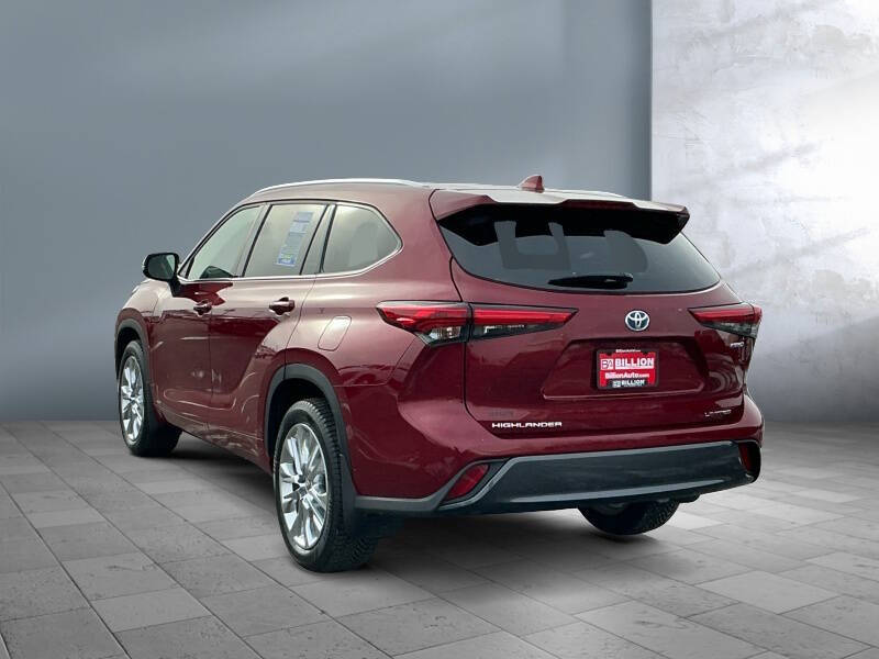 2022 Toyota Highlander Hybrid Limited