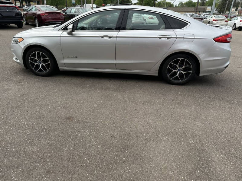 2017 Ford Fusion Hybrid Titanium photo 8