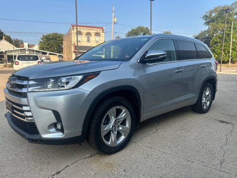 2019 Toyota Highlander for sale at Auto Gallery LLC in Burlington WI