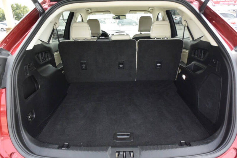 2020 Ford Edge Titanium