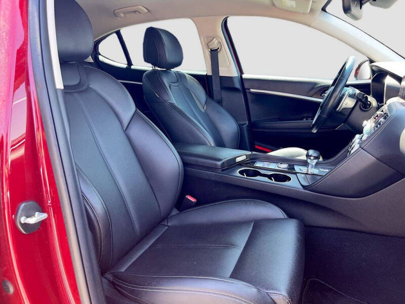 2023 Genesis G70