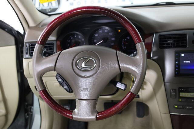 2004 Lexus ES 330